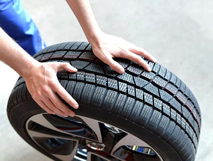 Changement pneus tire change1724810886964